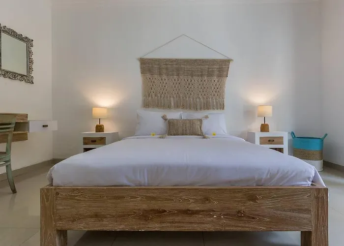 & Charming 3bedr With Private Pool *