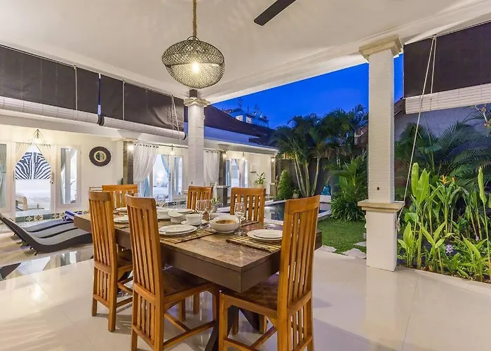 & Charming 3bedr With Private Pool *